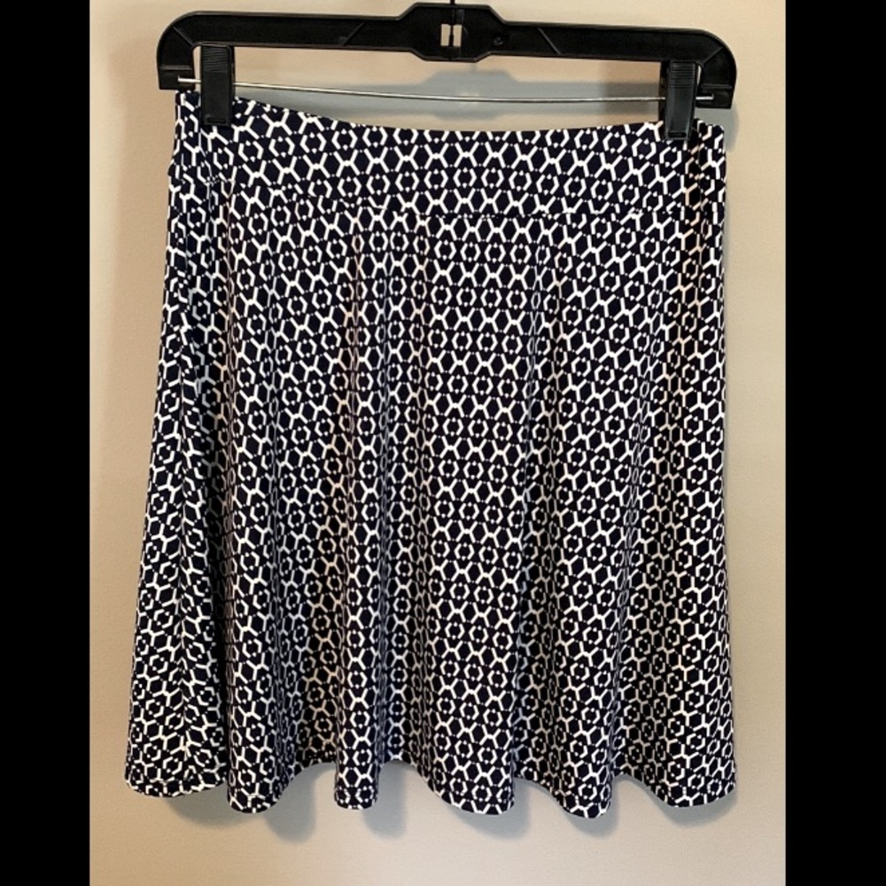 NWT RENEE C Navy Blue and White Small Printed Swing Skirt, Size Small